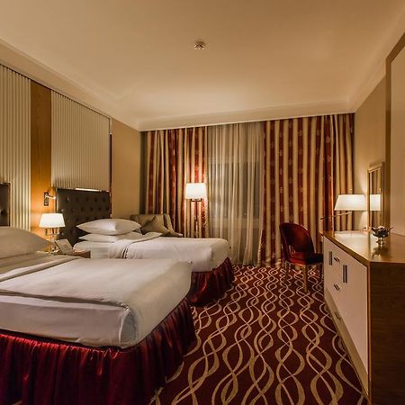 Ramada Plaza Astana Hotel Extérieur photo