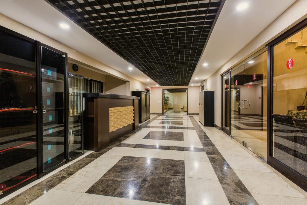 Ramada Plaza Astana Hotel Extérieur photo