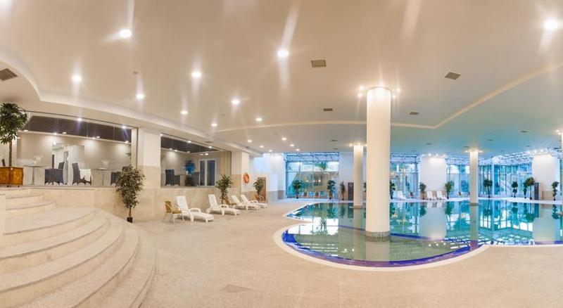 Ramada Plaza Astana Hotel Extérieur photo