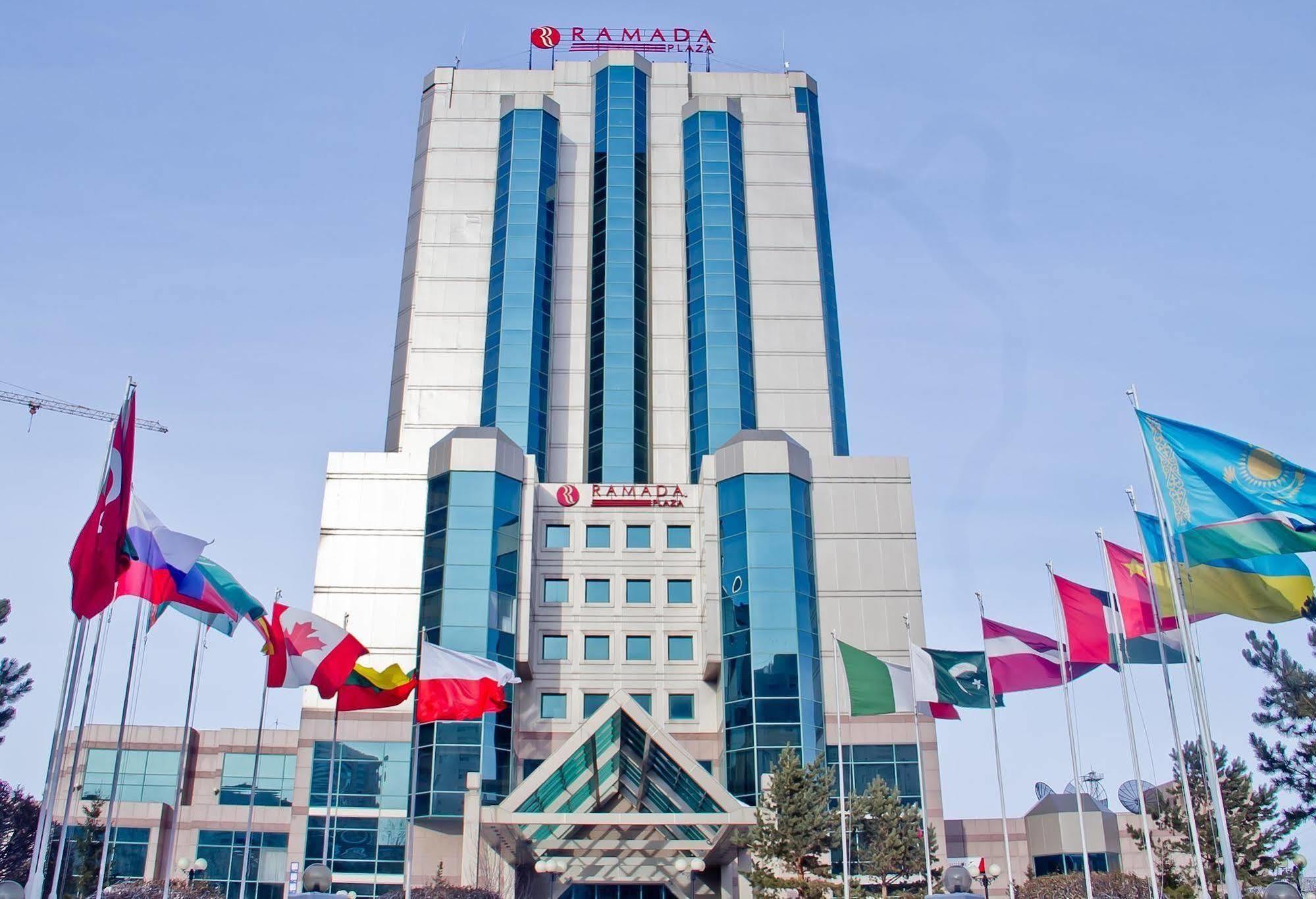 Ramada Plaza Astana Hotel Extérieur photo